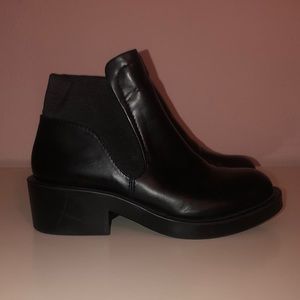 ✨HP✨ Zara Trafaluc Chunky Chelsea Boots